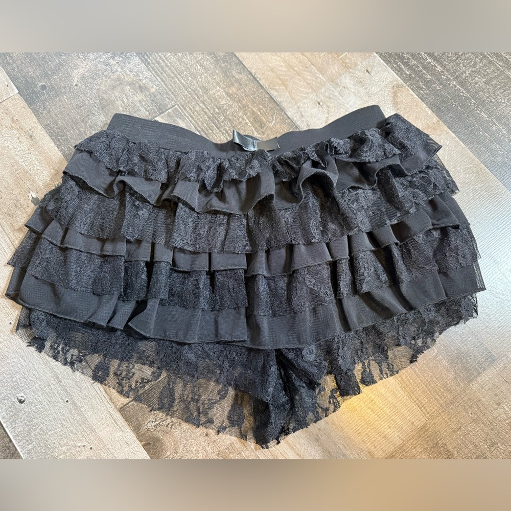 For Love & Lemons Black Lace Ruffle Shorts Goth Coquette Festival XS NWT